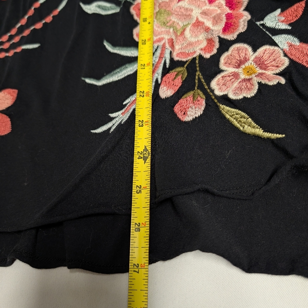 Johnny Was Joya Relaxed Drape Tee, Embroidered Floral Short Sleeve- Size XS - Picture 13 of 13